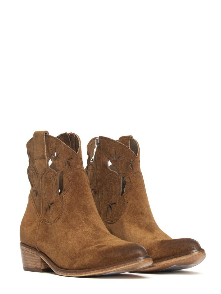 Tronchetti texani in camoscio whiskey 2768 394 CURIOSITE 