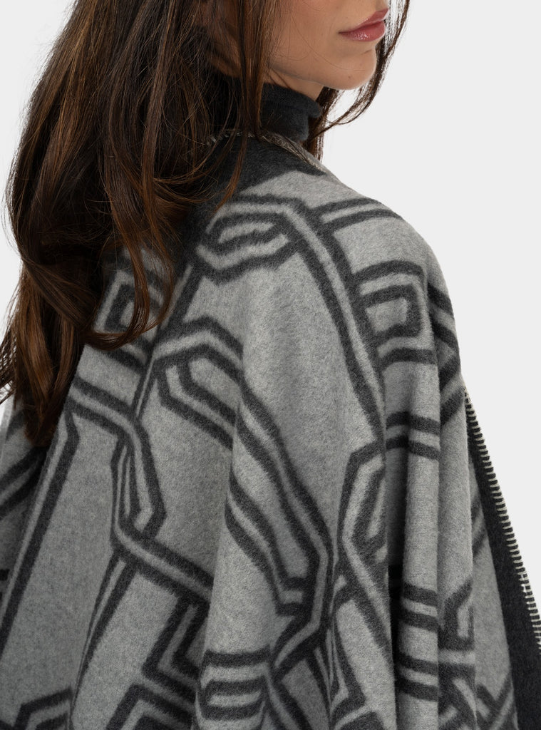 immagine-4-elisabetta-franchi-mantella-in-lana-jacquard-con-lettering-stola-mt02f47e1