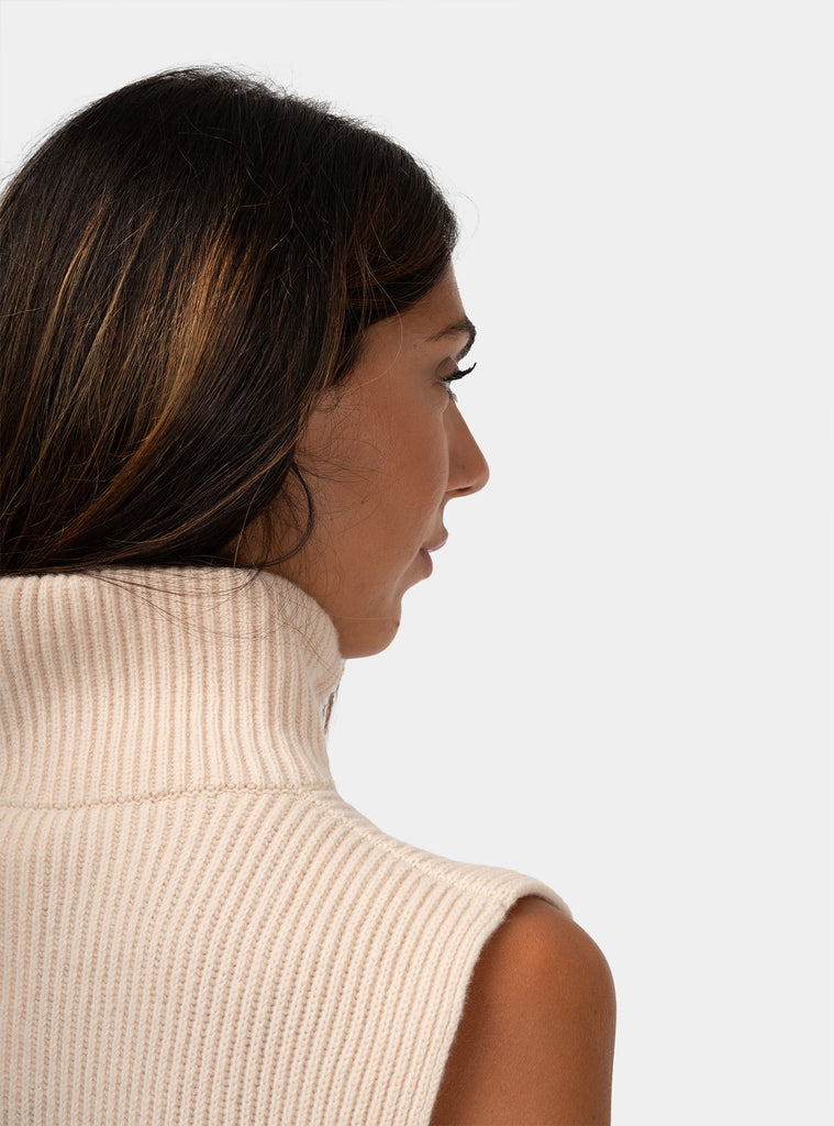 immagine-4-max-mara-studio-gilet-a-collo-alto-in-misto-cashmere-gilet-donna-sabbia002-panna