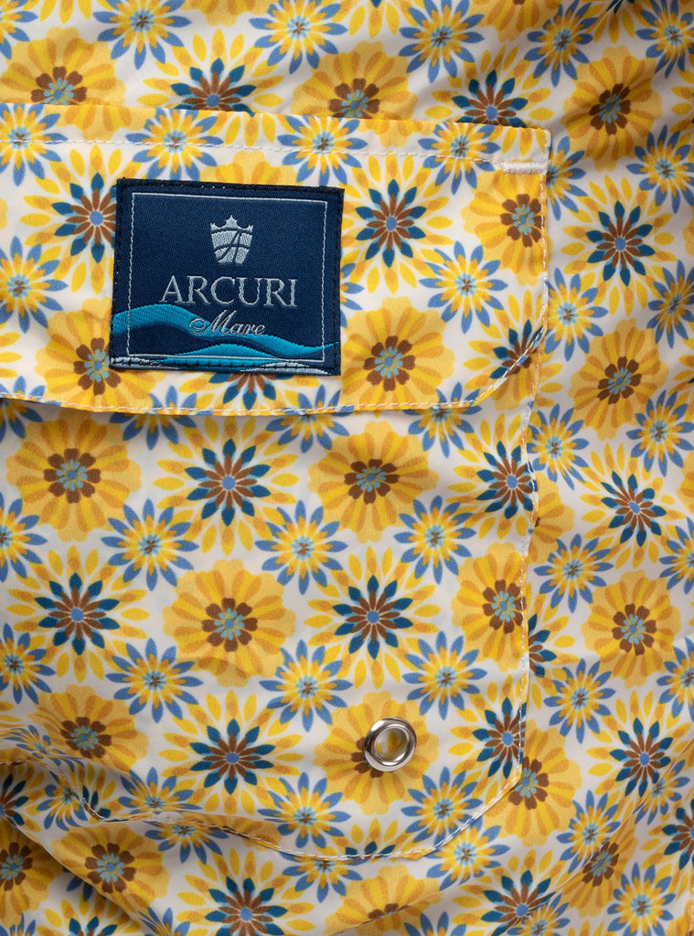 immagine-5-arcuri-costume-fantasia-giallo-bianco-costume-uomo-cste23018-4