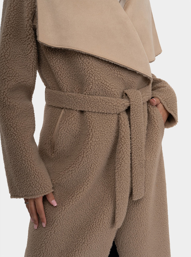 immagine-8-betta-corradi-cappotto-in-ecomontone-reversibile-beige-cappotto-a41b360-0010sabbia