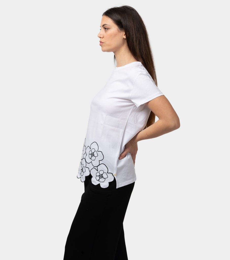 immagine-2-penny-black-t-shirt-in-cotone-con-ricami-t-shirt-donna-sedia-001